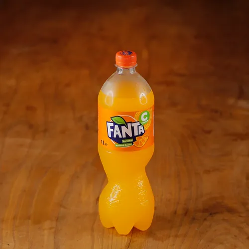 1 Litre Fanta fotoğrafı